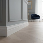 Plinta din polimer albă Smarald 80, cu profil concav elegant, 80x16x2200 mm, oferă protecție durabilă și finisaj rafina pentru orice interior modern.

Caracteristici produs:
• Rezistentă la umiditate și contactul cu apa din bucătării și holuri
• Profil concav de 80 mm înălțime pentru proporții vizuale echilibrate
• Material din polimer dur care rezistă la lovituri și zgârieturi
• Se integrează în stiluri diverse, de la minimalist la neoclasic
• Instalare simplă pentru demarcarea clară dintre pardoseală și perete